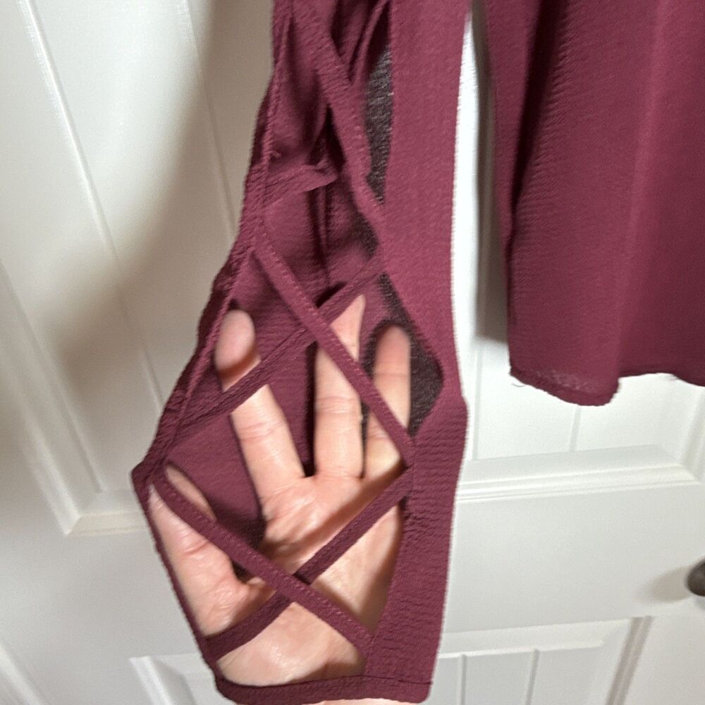 rue21 Burgundy Chiffon Cut-Out Sleeve Round Neck Long Sleeve Blouse L - Picture 9 of 12